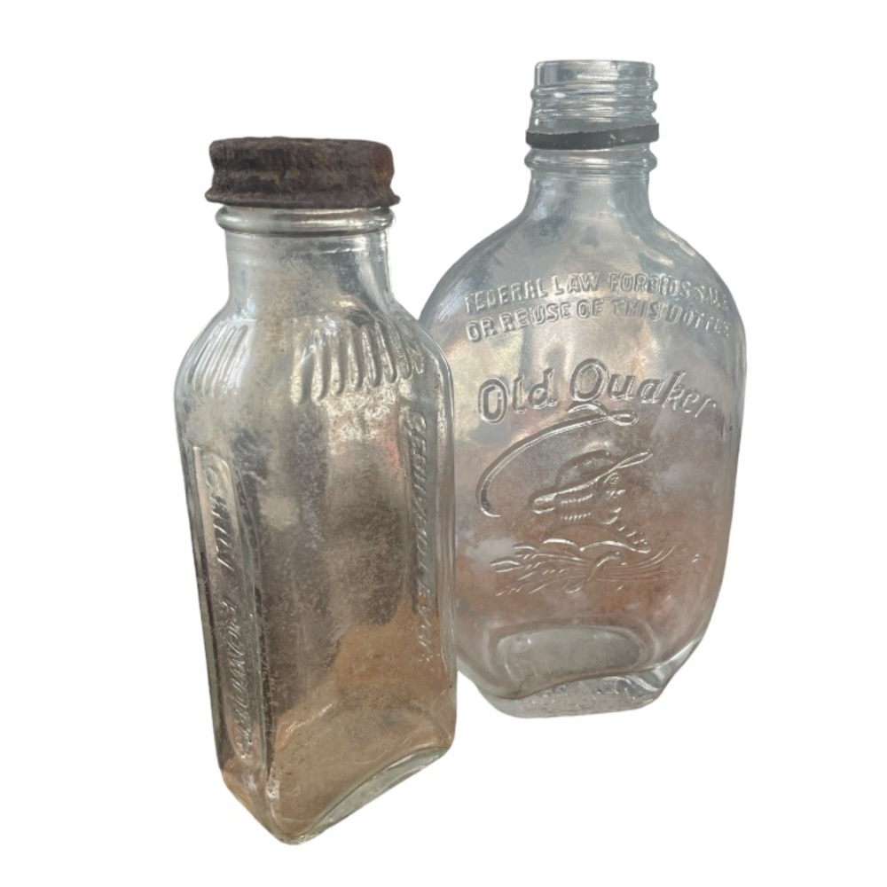 VINTAGE BOTTLES➕(2) Old Quaker & Gebheardt Eagle